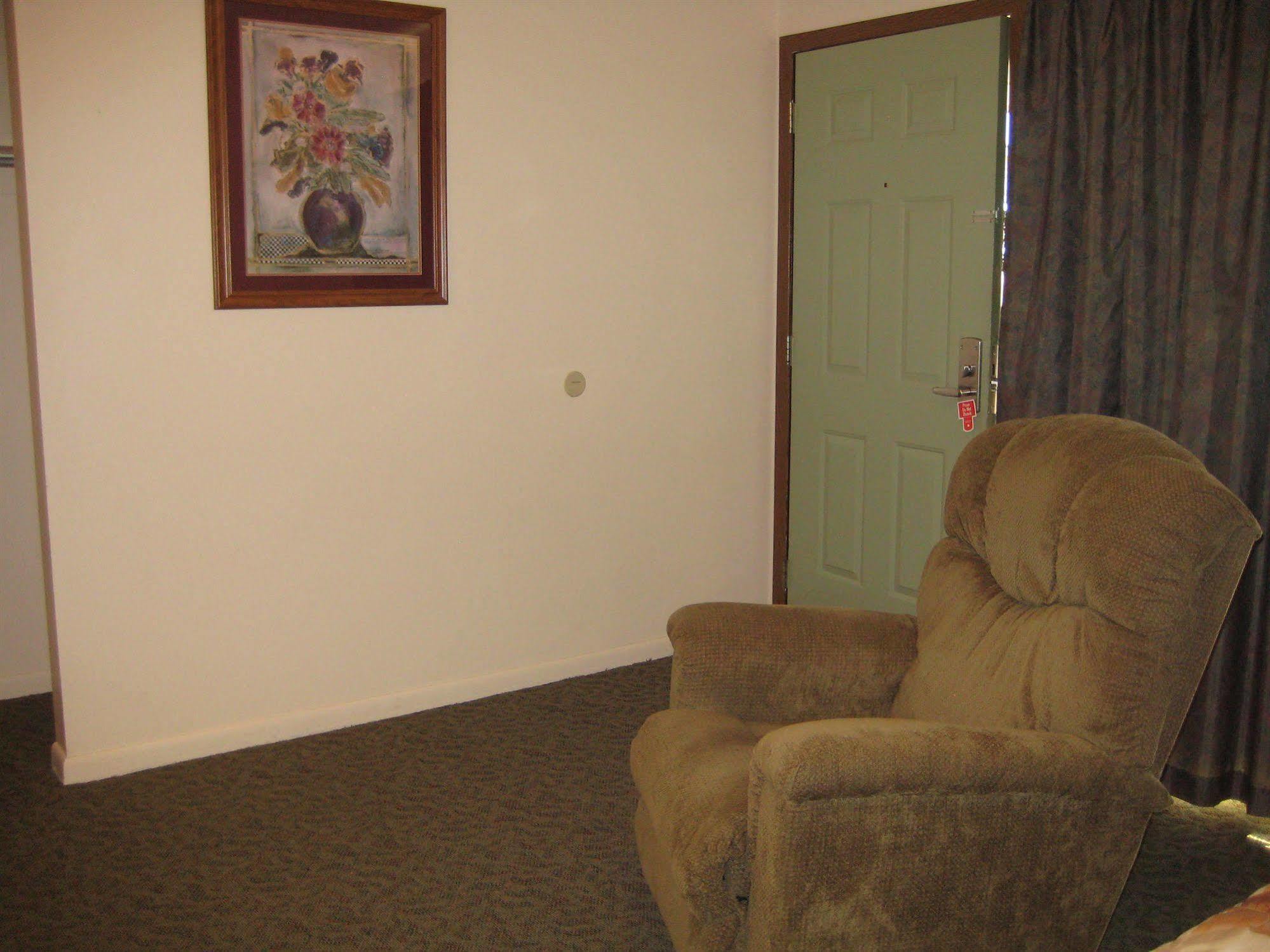Trade Winds Motel Valentine Bagian luar foto
