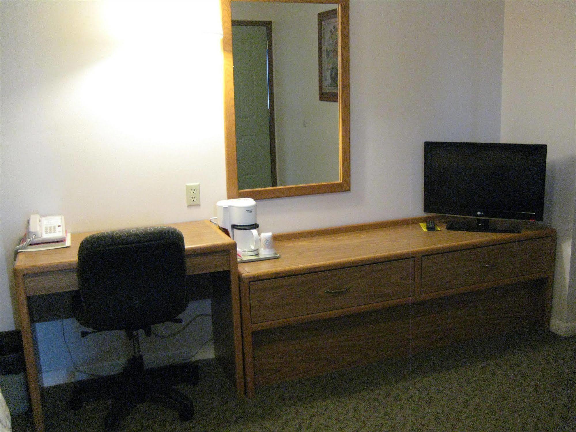 Trade Winds Motel Valentine Bagian luar foto