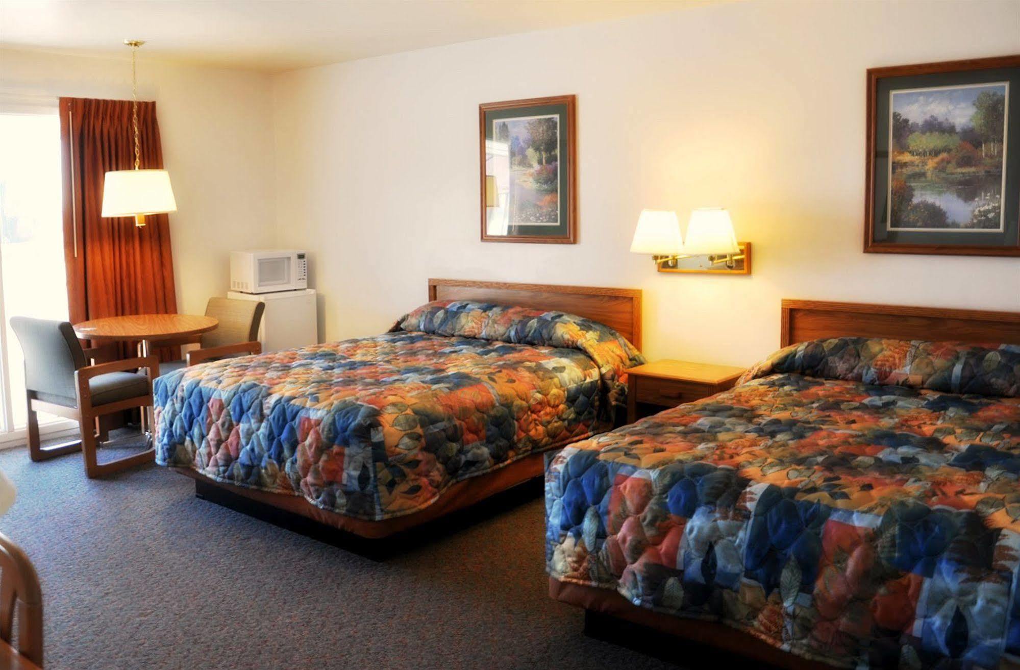Trade Winds Motel Valentine Bagian luar foto